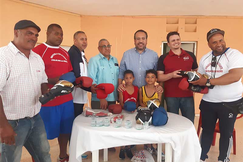 atletas del Club Salomé Ureña de la comunidad de Cenoví