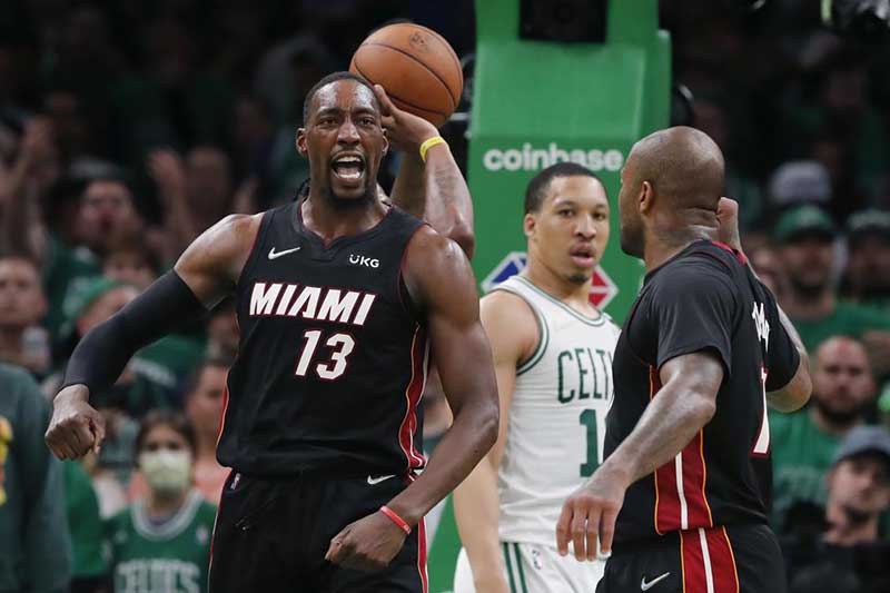 Bam Adebayo, del Heat, anotó 31 puntos con 10 rebotes, llenando el vacío dejado por el lesionado All-Star Jimmy Butler y guiando a Miami a una victoria 109-103 ante Boston Celtics. Adebayo también tuvo seis asistencias y cuatro de los 19 robos, el récord de postemporada de la franquicia del Heat.