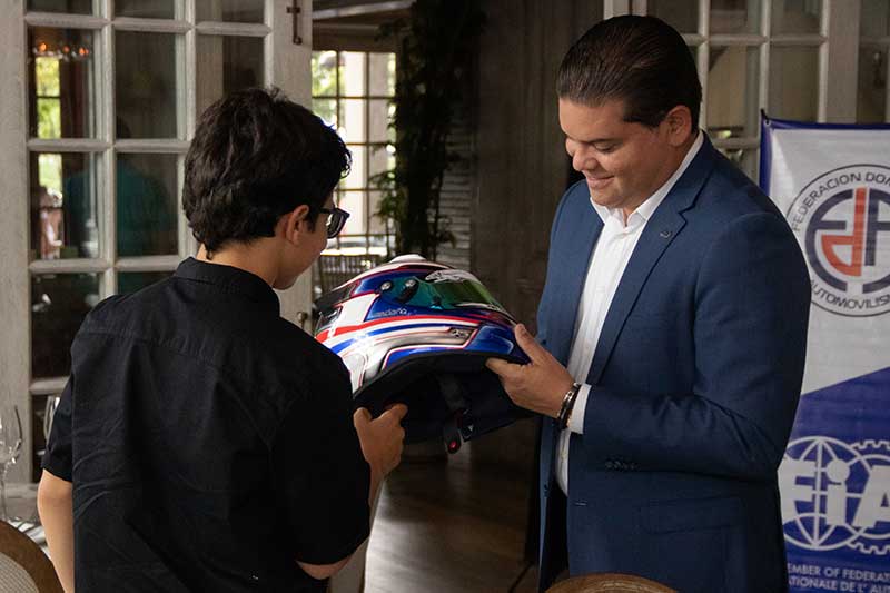 El joven piloto de Kartismo Luis E. Cedeño tendrá una participación histórica en el FIA ACADEMY TROPHY, campeonato mundial de Kartismo europeo representando a la República Dominicana.