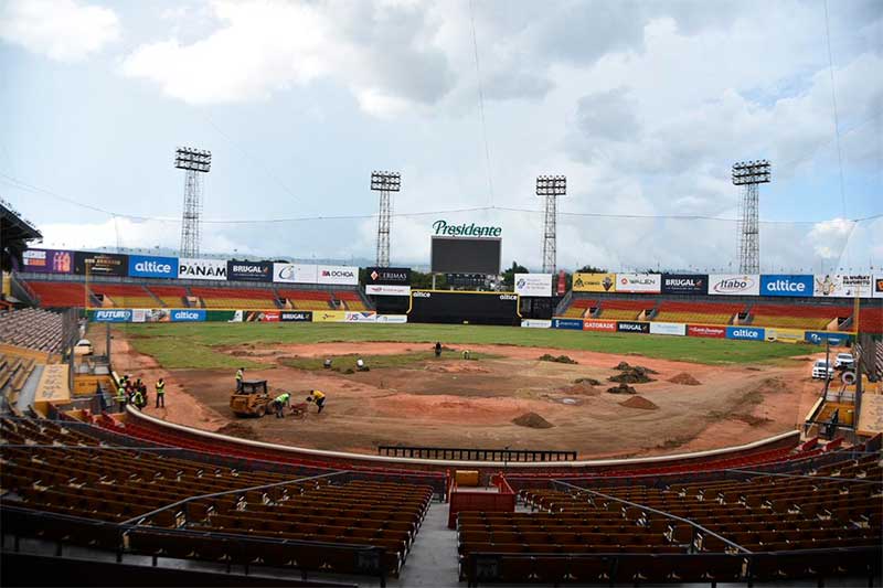 Siguen los trabajos de remodelación en el terreno del Estadio Cibao