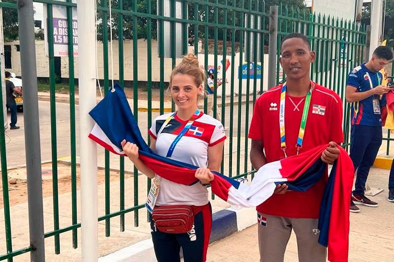 Atletas RD izan bandera dominicana en Valledupar 2022