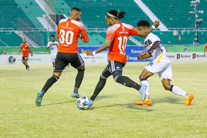 Cibao FC se hizo de una nueva versión de clásico del fútbol dominicano al vencer dos goles por uno al Club Atlético Pantoja en el estadio Olímpico Félix Sánchez.