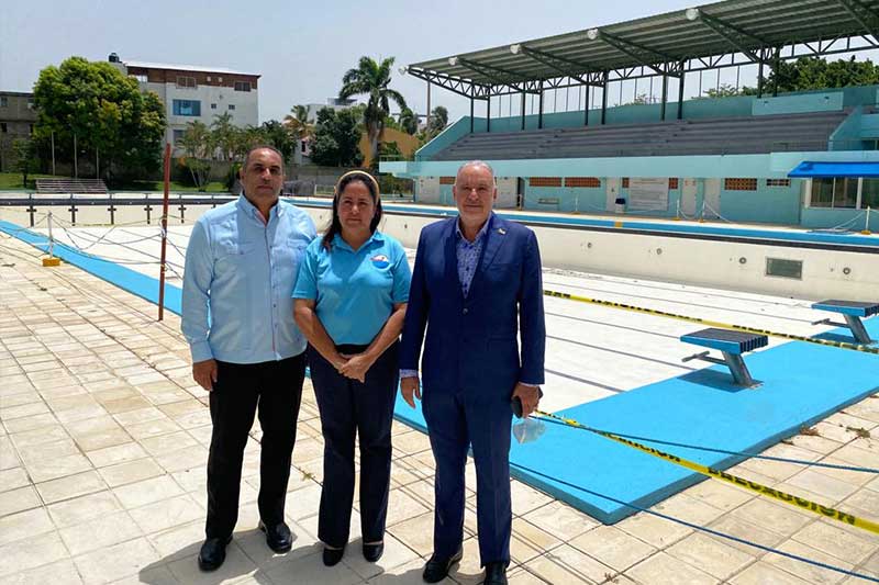 La Federación Dominicana de Natación (Fedona), hizo un vehemente llamado al presidente de la República, Luis Abinader, para que vaya en auxilio de las piscinas del Centro Acuático de Santiago, que están inservibles.