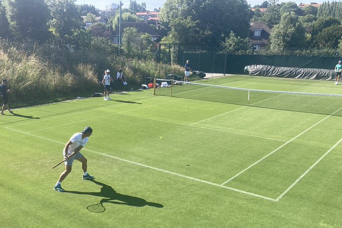  Rafael  Nadal  entrenando para Wimbledon