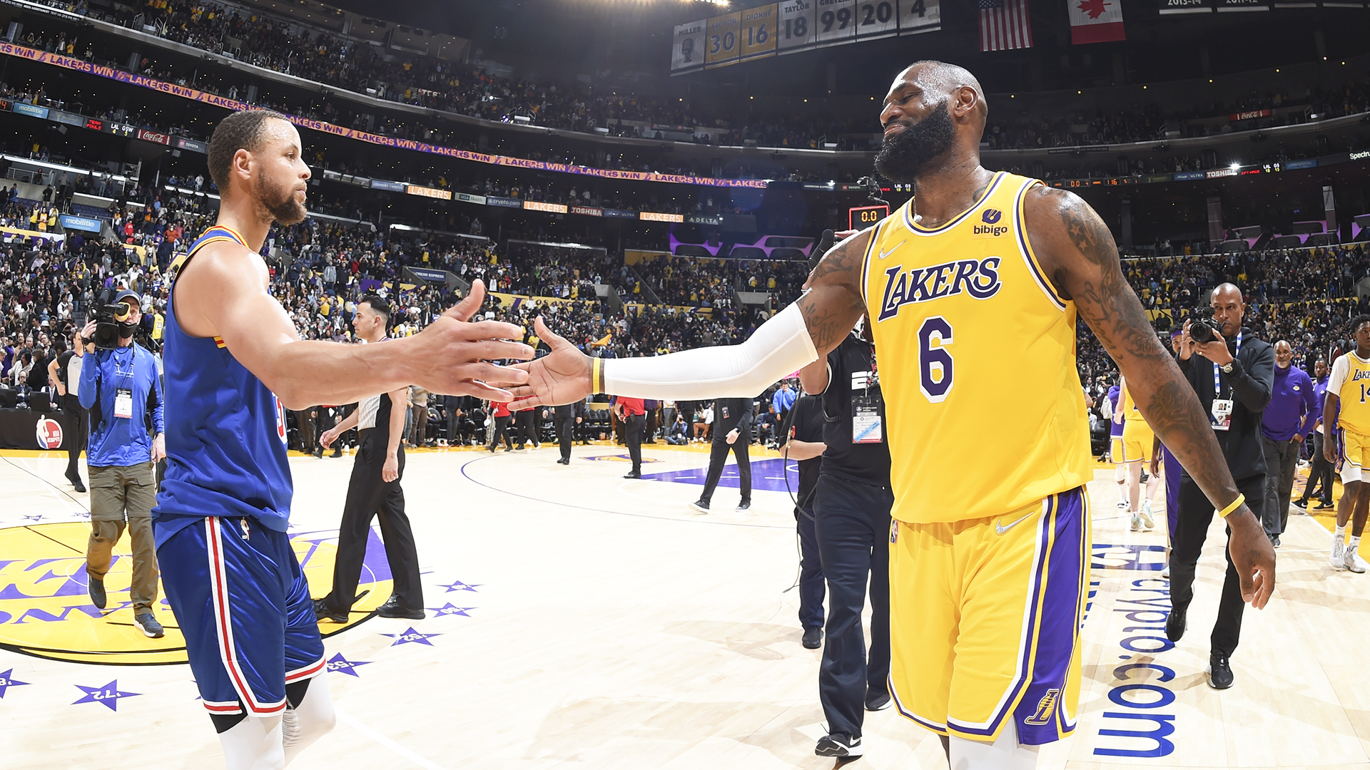 ¿Quién ha ganado más anillos de campeón LeBron o Curry?