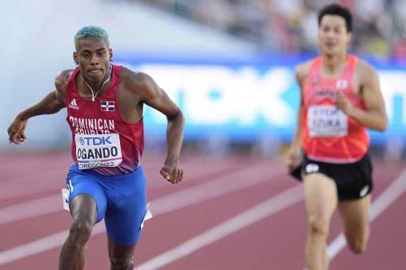 El velocista dominicano Alexander Ogando no pudo concretar sus aspiraciones de llegar al podio durante el Mundial de Atletismo en los 200 metros planos, tras finalizar en la quinta posición en la final.