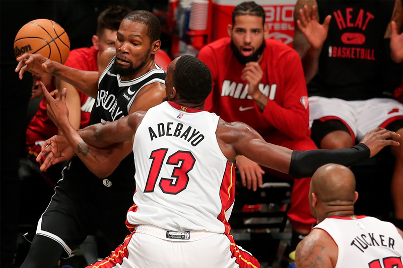 ¿Debe el Heat incluir a Adebayo en un probable cambio por Durant? Esto dicen los expertos