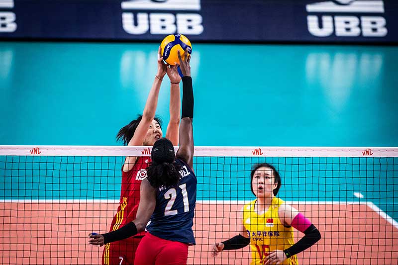 La Selección Nacional de Voleibol Femenina de China derrotó este viernes tres sets por cero (25-19, 25-16 y 25-15) a la República Dominicana correspondiente al Grupo 6, en la continuación de la Liga de Naciones que se celebra aquí.