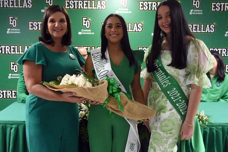 Estrellas presentan a Victoria Méndez Robles como madrina 2022-2023