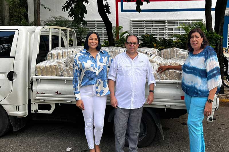 Reinas del Caribe donan 500 bolsas de Arroz para los afectados del Huracán Fiona