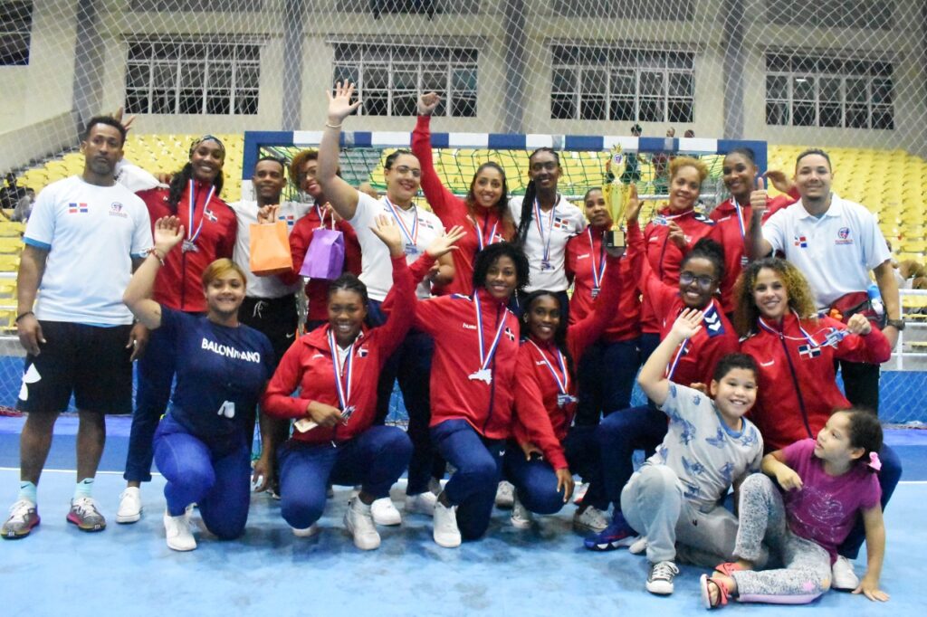 Equipos balonmano, oro y plata, clasifican a Juegos El Salvador