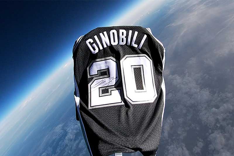 NBA Latinoamérica lleva a la camiseta de Manu Ginóbili al espacio