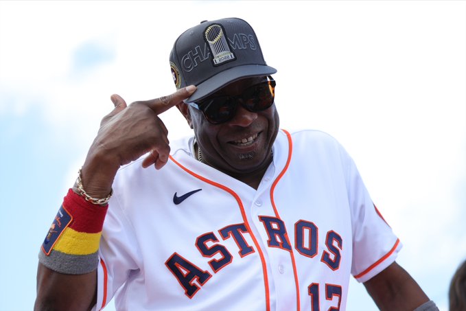 Dusty Baker seguirá como manager de los Astros en 2023