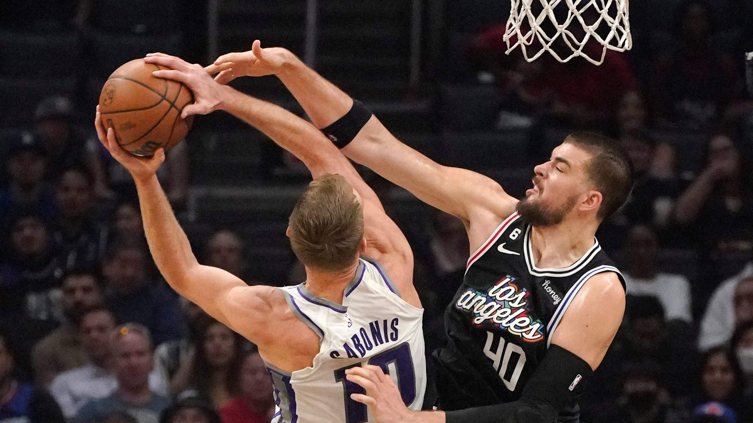 Kings le propinan la peor derrota de la temporada a Clippers
