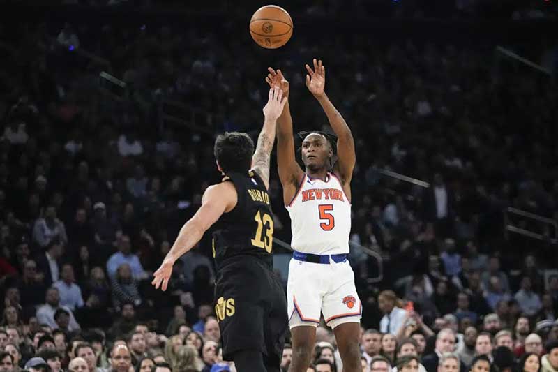 Julius Randle anota 36 en victoria de los Knicks sobre los Cavaliers