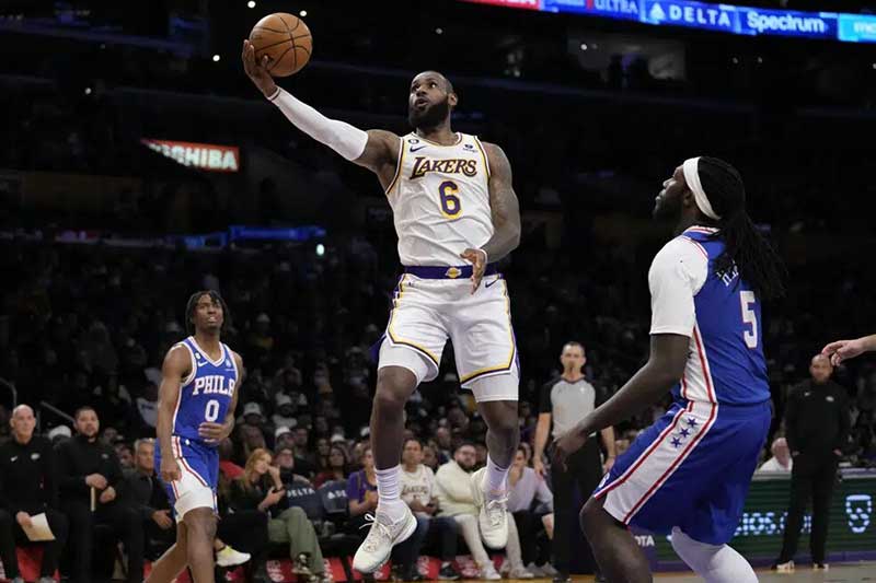 LeBron llega a 38,000 puntos en derrota de los Lakers