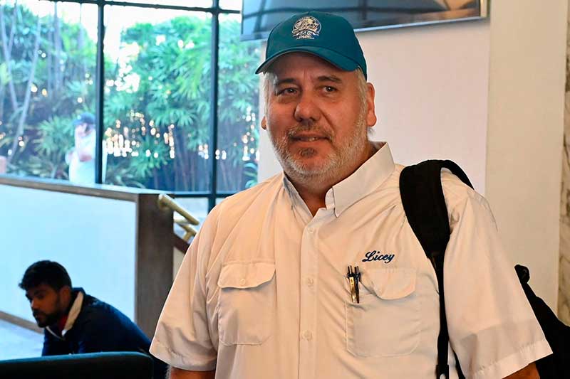 Fernando Ravelo, emocionado por «uniformarse» de gerente otra vez
