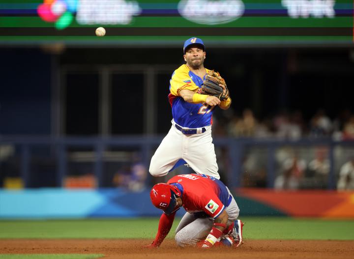 Venezuela logra primer triunfo sobre Dominicana en un Clásico