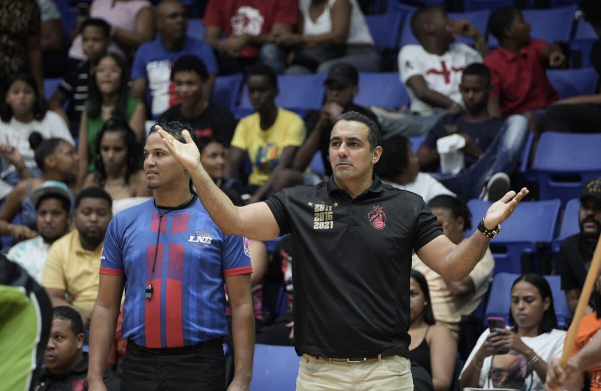 Leones de Santo Domingo confirman a Julio Duquela como dirigente temporada LNB 2023