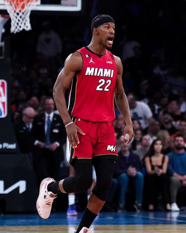 Miami Heat se llevan el primer juego ante New York Knicks