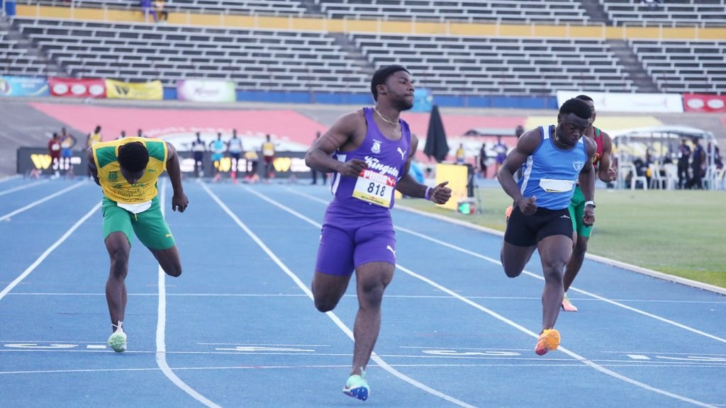 Bouwahjgie Nkrumie el jamaicano de 19 Años que corre más rápido que Usain Bolt