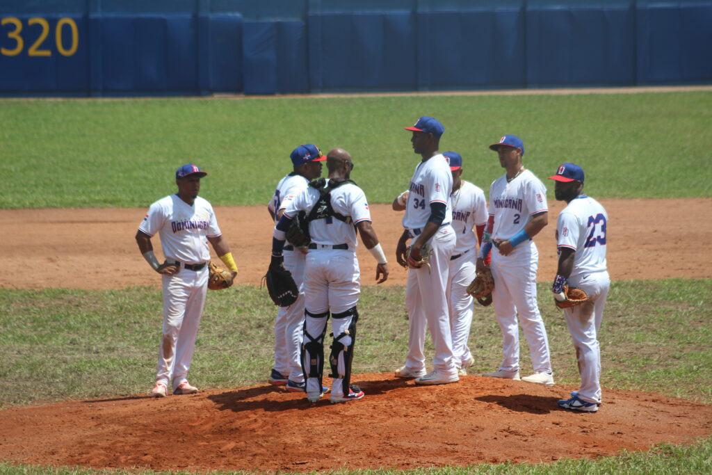 Lluvias obligan a suspender partidos de baseball en San Salvador 2023