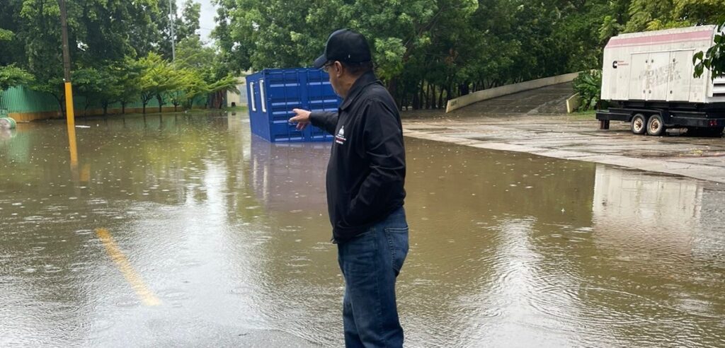 Camacho supervisa instalaciones Centro Olímpico por Tormenta Franklin