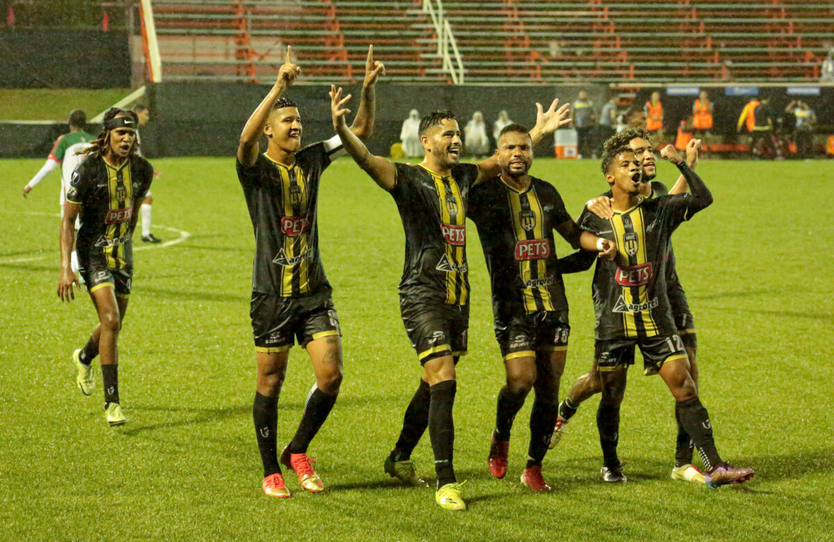 Gol de Gustavo Ascona y Moca FC derrota al Robinhood en semifinales Copa Caribeña