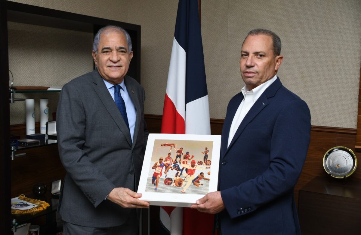 Presidente del COD recibe al embajador dominicano en Chile