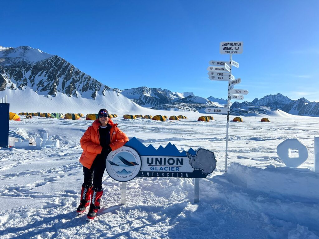 Thais Herrera la montañista dominicana con espíritu resiliente que busca esquiar hasta el Polo Sur y a escalar su montaña más alta, el Mt. Vinson.