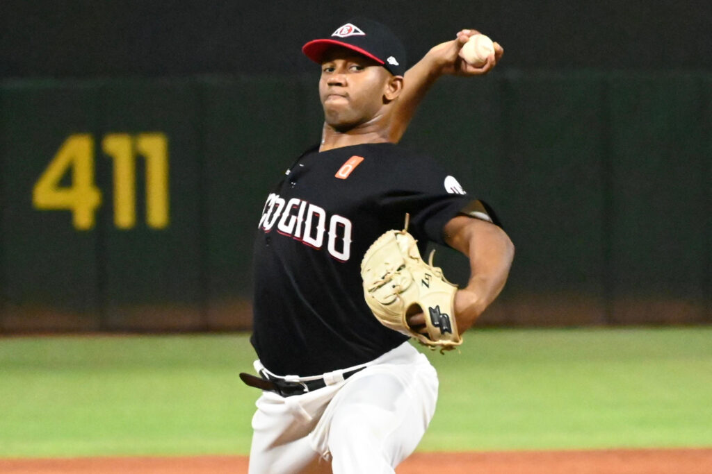 Leones ganan importante partido 7-6 a los Gigantes