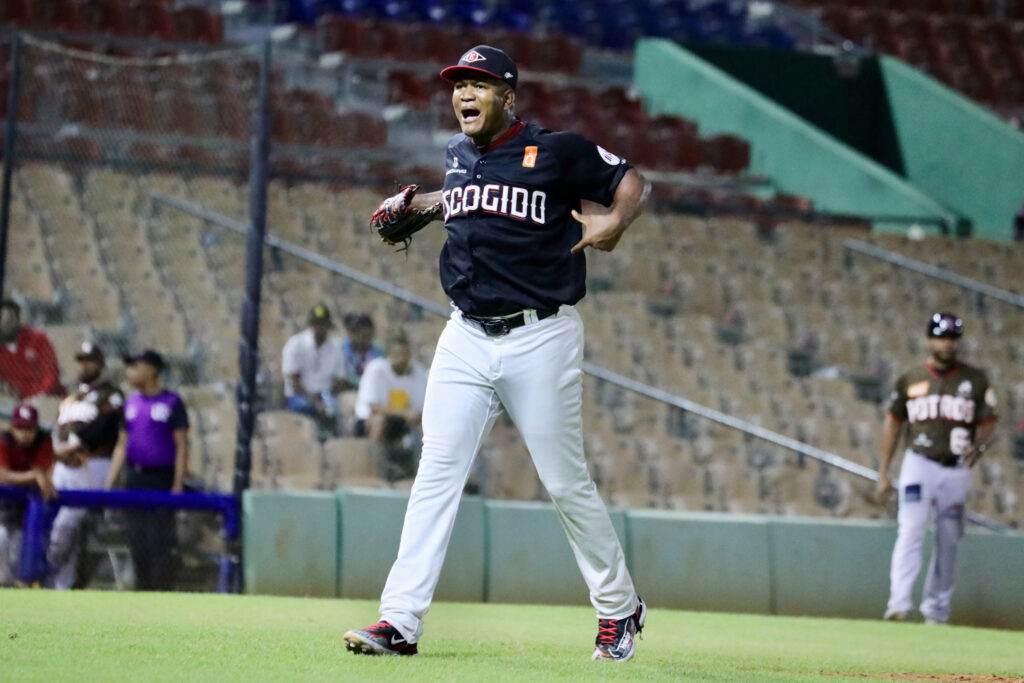 Escogido se luce en el Quisqueya con triunfo 8-1 ante Gigantes