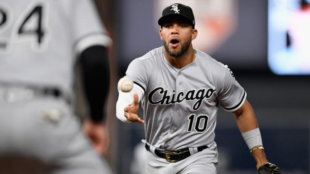 Yoán Moncada trabaja duro para regresar a un nivel élite a Chicago