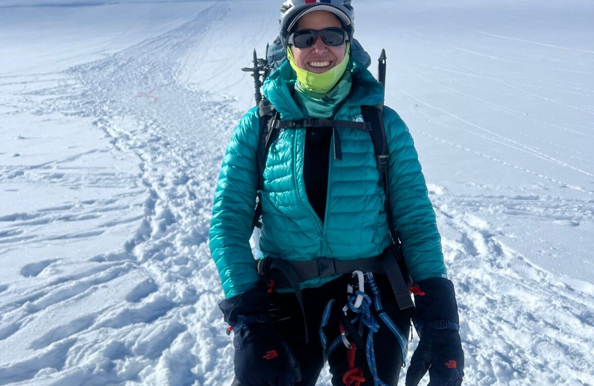La dominicana Thais Herrera llega hasta la cumbre de Antártica