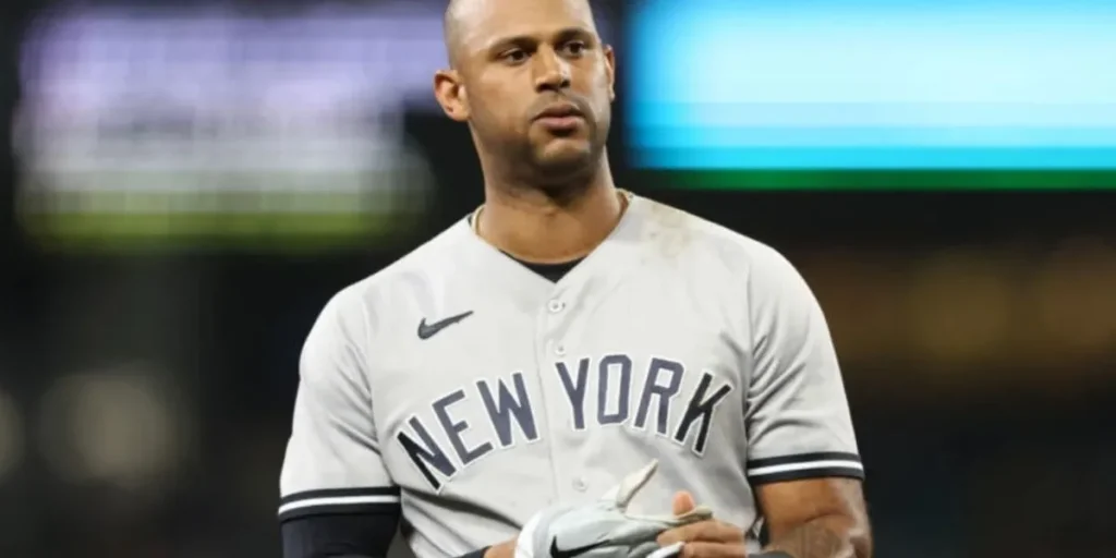 Angelinos llegan a un acuerdo con Aaron Hicks (según fuente)