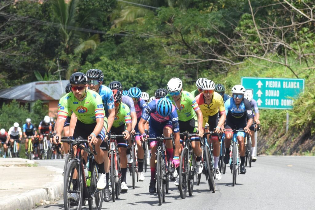 José Castillo triunfa en la montaña y es líder de la Vuelta Independencia