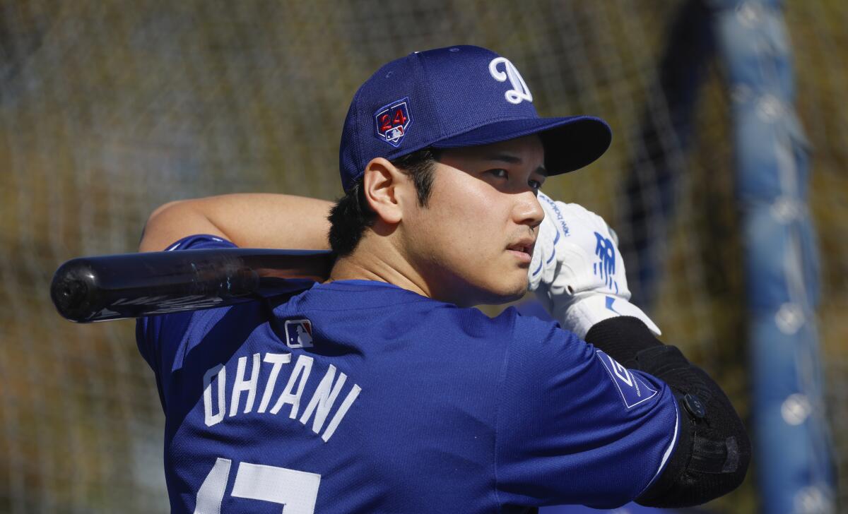 Ohtani causa sensación con su primer jonrón en las prácticas de bateo de los Dodgers