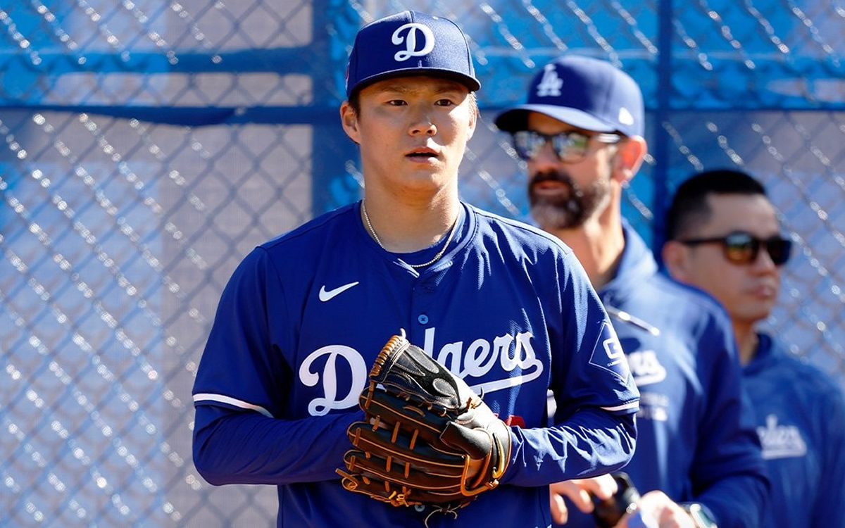 Yamamoto hace su debut primaveral casi perfecto con los Dodgers