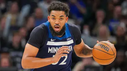 Anthony Towns fuera de acción indefinidamente por molestia en rodilla izquierda