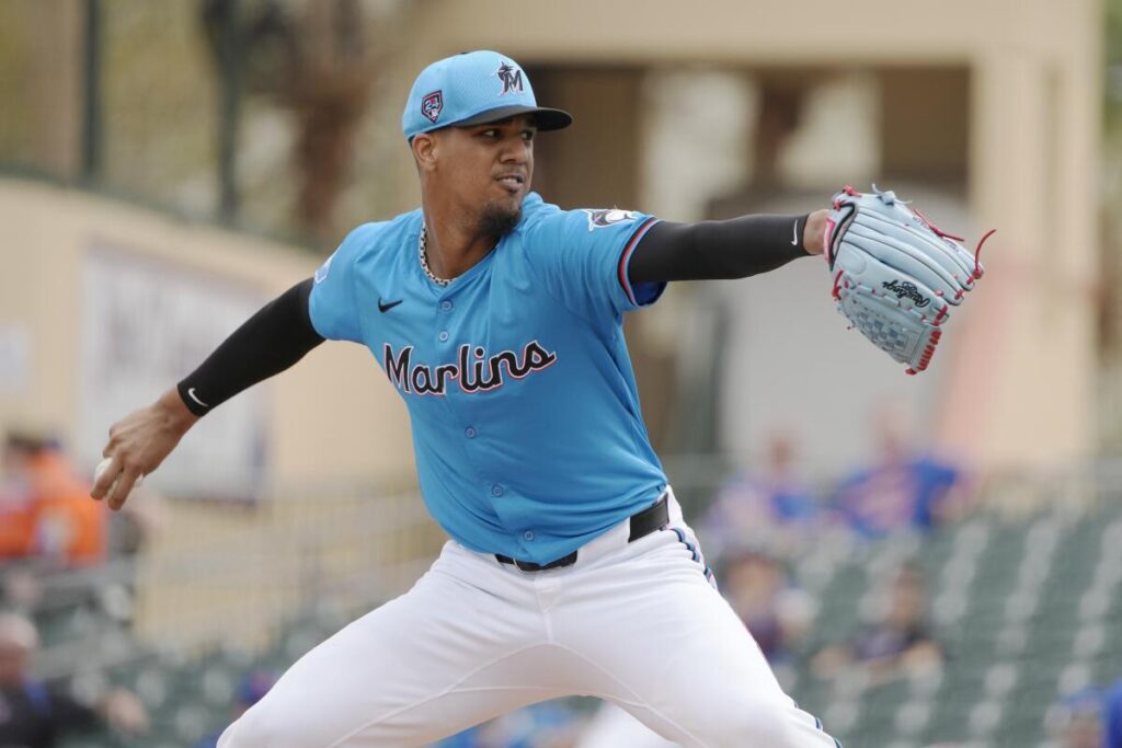 Eury Pérez se perderá la temporada de 2024; necesita una cirugía de Tommy John