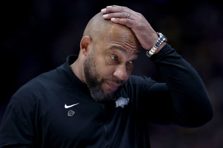 Fin de una era: Lakers cortan lazos con su dirigente