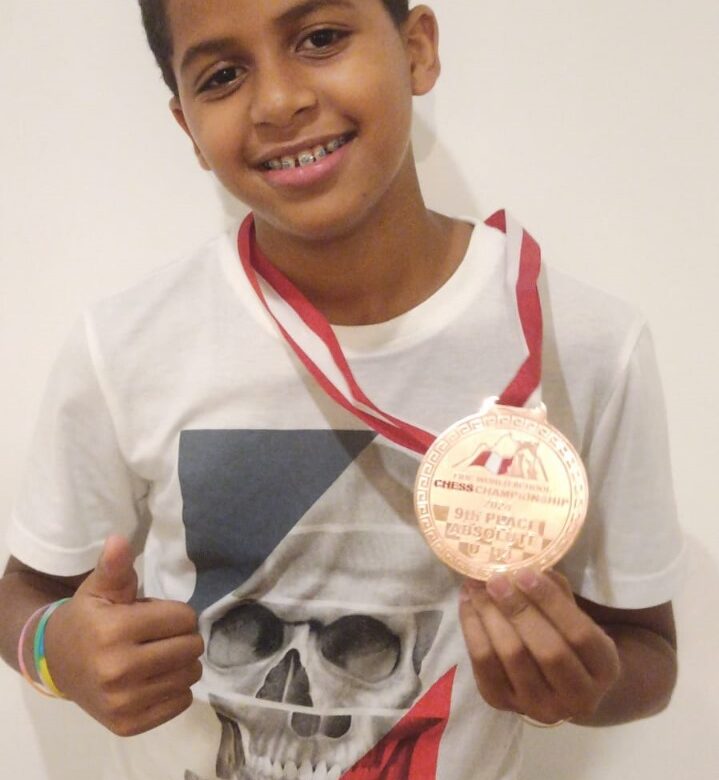 Ángel Lara conquista medalla en mundial de ajedrez escolar Perú  2024