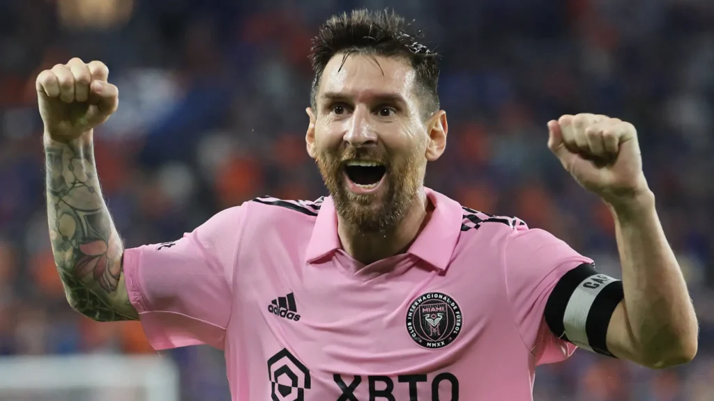 Messi empató a uno a los 25 minutos de juego antes de salir entre ovaciones. Ahora se unirá a la selección argentina la próxima semana para intentar defender el título de la Copa América que ganaron en el 2021.