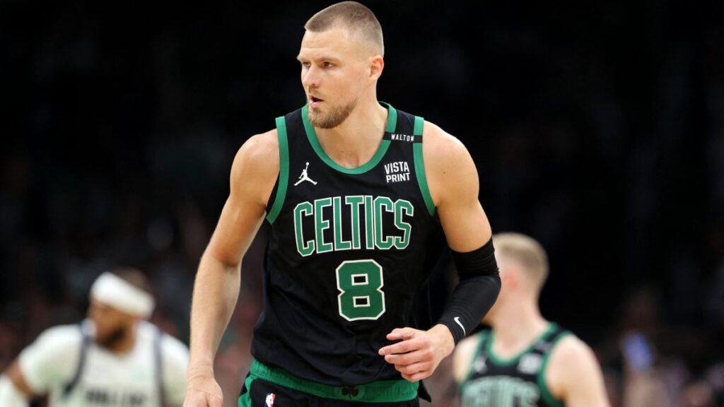 Kristaps Porzingis está disponible para Celtics, que buscan barrer a Mavs en Finales de la NBA