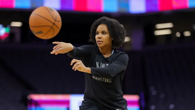 Lindsey Harding la primera entrenadora asistente de los Lakers