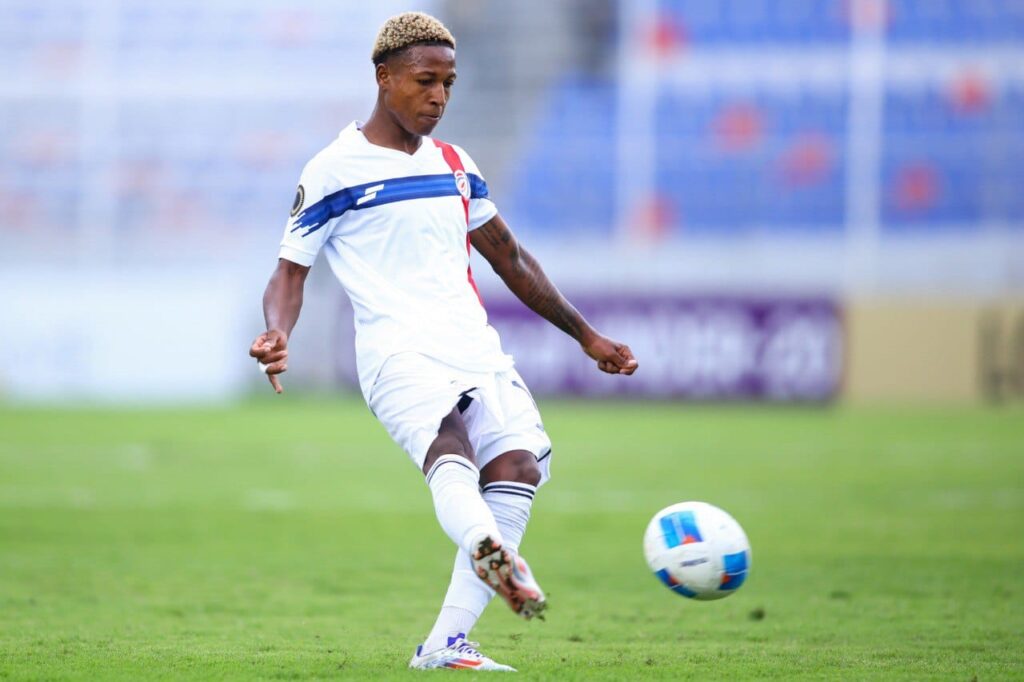 La derrota obliga a la Selección Dominicana de Fútbol a buscar la victoria el próximo viernes ante Honduras y ligar algunos resultados en los otros grupos para aspirar a clasificar a cuartos de final como uno de los dos mejores terceros.