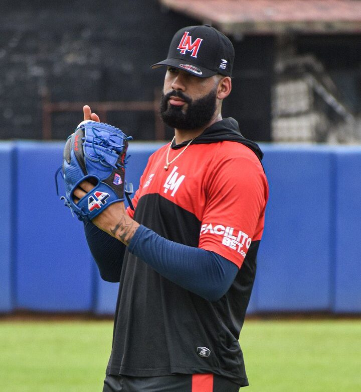 J.C. Mejía, electo Cerrador del Año en la Liga Mayor de Venezuela