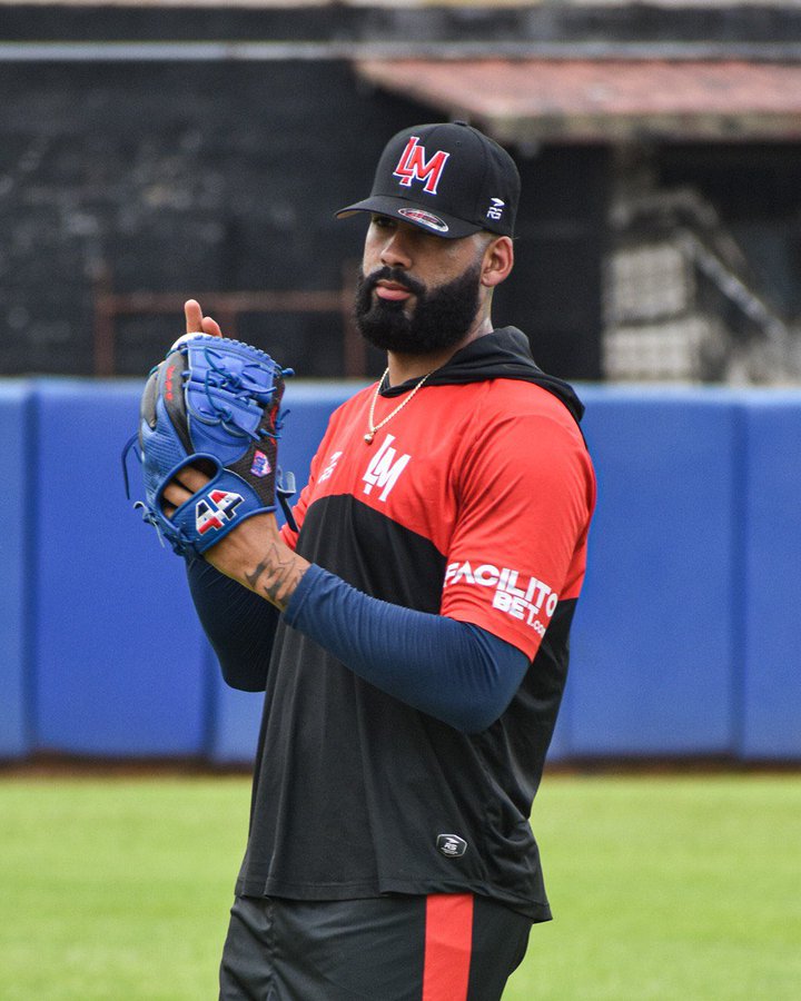 J.C. Mejía, electo Cerrador del Año en la Liga Mayor de Venezuela