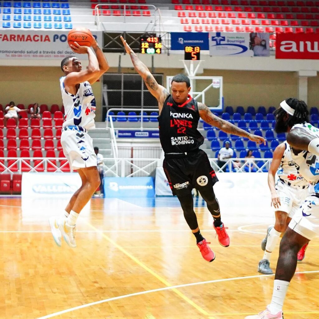 Marineros reciben a los Cañeros en el Club Fantástico de Puerto Plata