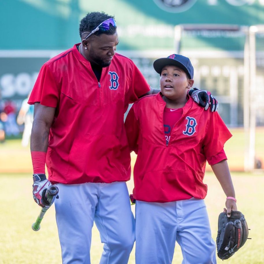 Boston escogen hijo de David Ortiz en el draft; Angelinos al de Manny Ramírez